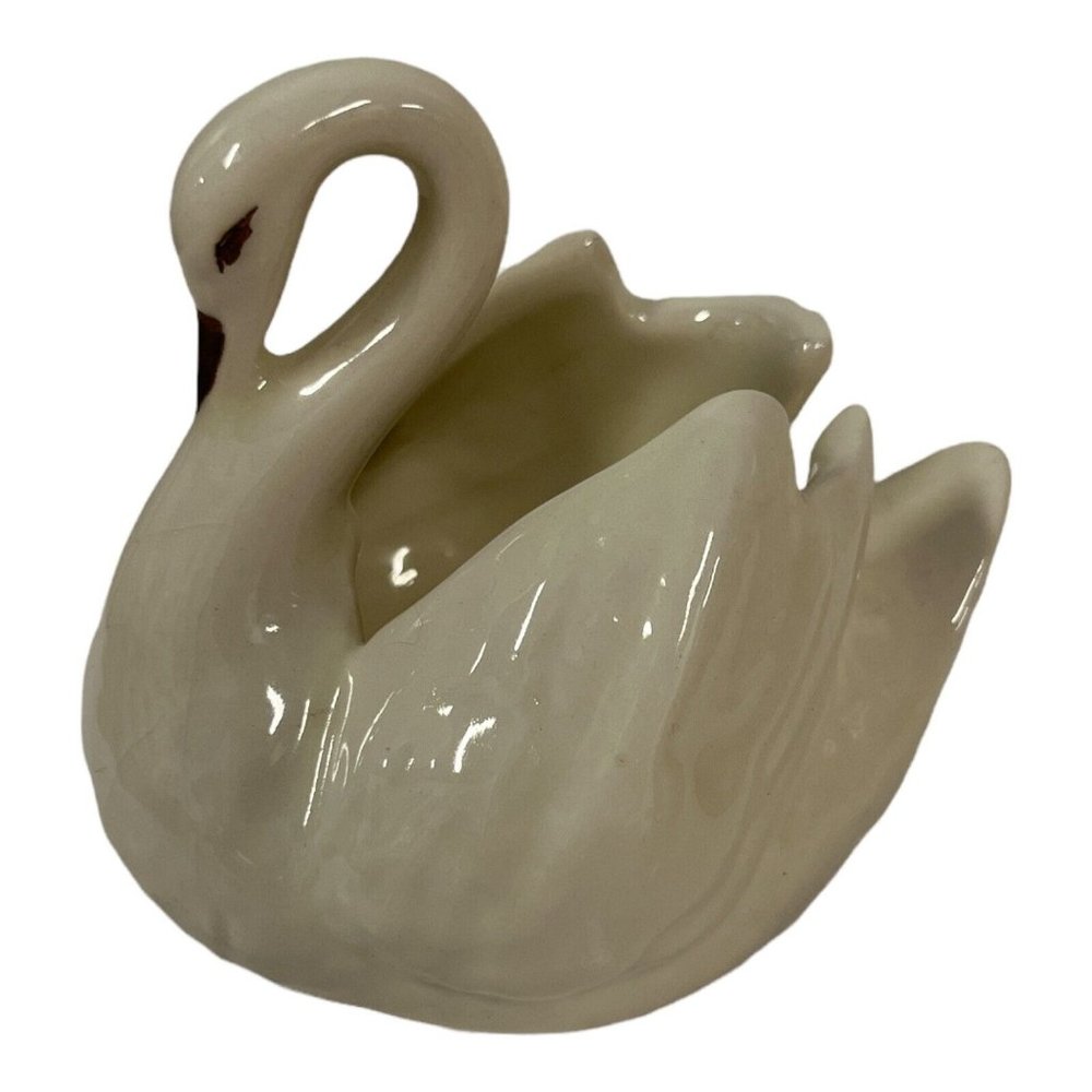 Vintage Porcelain Small 5" Swan Figurine Candy,Trinket Dish /Bowl Signed B - Picture 1 of 4